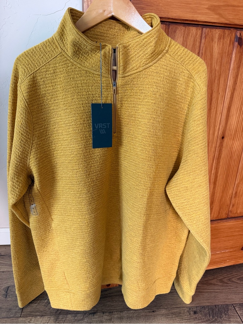 NWT VRST Men’s UV Protection Athletic 1/4 Zip Pullover Sweatshirt Size XL